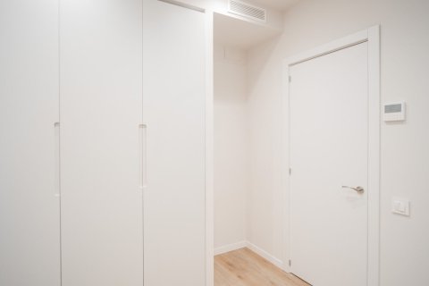 Lägenhet till salu i Barcelona, Spanien 3 sovrum, 84 kvm. Nr. 140724 - foto 25