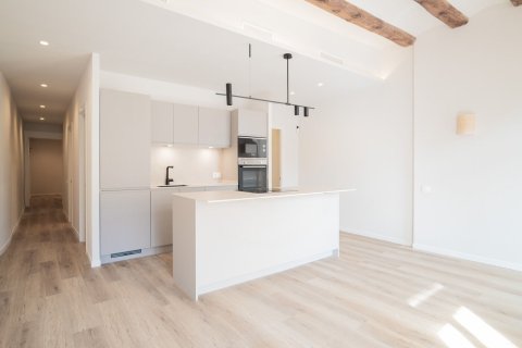 Lägenhet till salu i Barcelona, Spanien 3 sovrum, 84 kvm. Nr. 140724 - foto 2