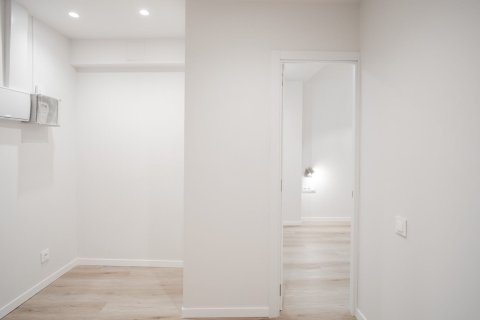 Lägenhet till salu i Barcelona, Spanien 3 sovrum, 84 kvm. Nr. 140724 - foto 7