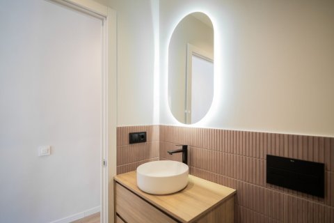 Lägenhet till salu i Barcelona, Spanien 3 sovrum, 84 kvm. Nr. 140724 - foto 17