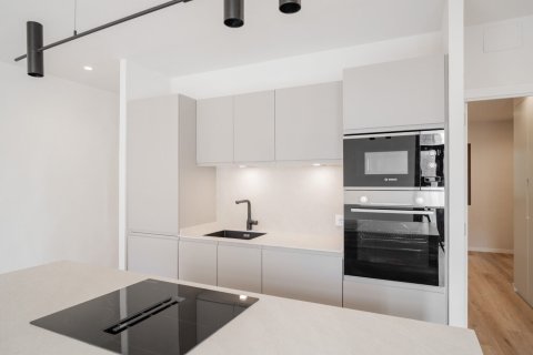 Lägenhet till salu i Barcelona, Spanien 3 sovrum, 84 kvm. Nr. 140724 - foto 5