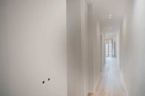 Lägenhet till salu i Barcelona, Spanien 3 sovrum, 84 kvm. Nr. 140724 - foto 24