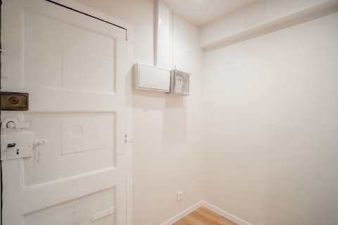 Lägenhet till salu i Barcelona, Spanien 3 sovrum, 84 kvm. Nr. 140724 - foto 22