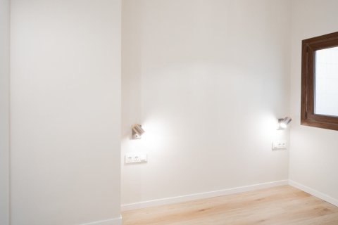 Lägenhet till salu i Barcelona, Spanien 3 sovrum, 84 kvm. Nr. 140724 - foto 14