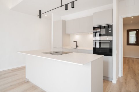 Lägenhet till salu i Barcelona, Spanien 3 sovrum, 84 kvm. Nr. 140724 - foto 4