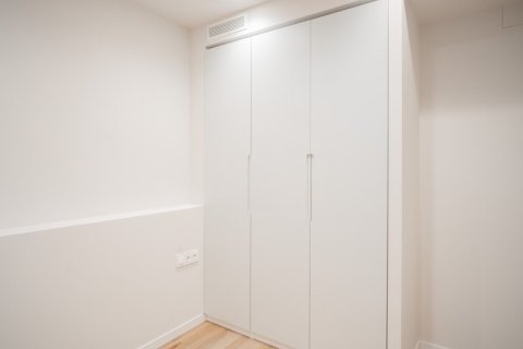 Lägenhet till salu i Barcelona, Spanien 3 sovrum, 84 kvm. Nr. 140724 - foto 19