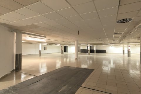 Commercial property à vendre à Barcelona, Espagne, 2340 m2 No. 140730 - photo 4