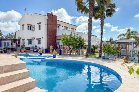 Продажа виллы в Сьюдад Кесада, Аликанте, Испания 7 спален, 480м2 №189414 - фото 22