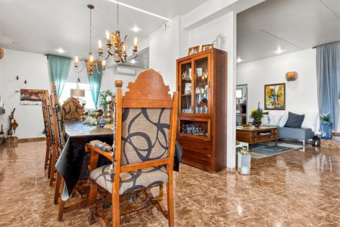 Продажа виллы в Сьюдад Кесада, Аликанте, Испания 7 спален, 480м2 №189414 - фото 13