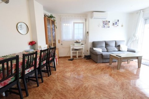 Apartment for sale in Torrevieja, Alicante, Spain 3 bedrooms, 113 sq.m. No. 189418 - photo 4