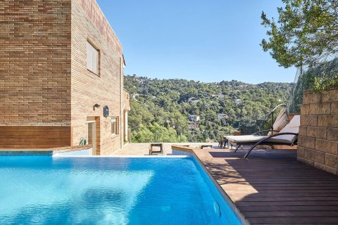 Casa in vendita a Torrelles de Llobregat, Barcelona, Spagna 4 camere da letto, 258 mq. N° 167080 - foto 1