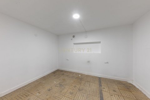 Garage for sale in Barcelona, Spain 10 bedrooms, 452 sq.m. No. 167082 - photo 22