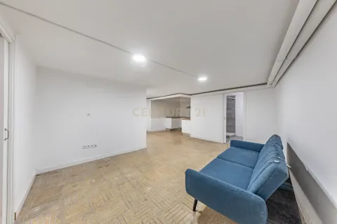 Garage for sale in Barcelona, Spain 10 bedrooms, 452 sq.m. No. 167082 - photo 13
