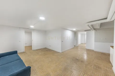 Garage for sale in Barcelona, Spain 10 bedrooms, 452 sq.m. No. 167082 - photo 14