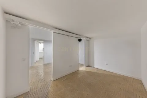 Garage for sale in Barcelona, Spain 10 bedrooms, 452 sq.m. No. 167082 - photo 12