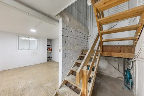 Garage for sale in Barcelona, Spain 10 bedrooms, 452 sq.m. No. 167082 - photo 11