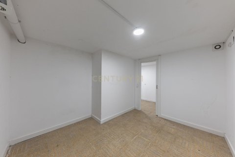Garage for sale in Barcelona, Spain 10 bedrooms, 452 sq.m. No. 167082 - photo 17