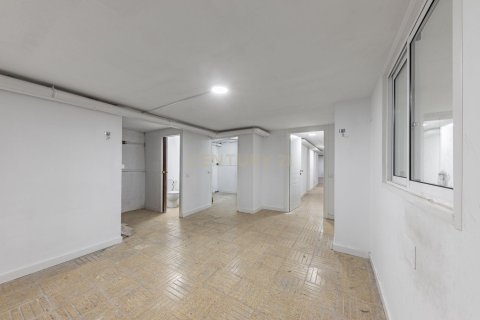 Garage for sale in Barcelona, Spain 10 bedrooms, 452 sq.m. No. 167082 - photo 10