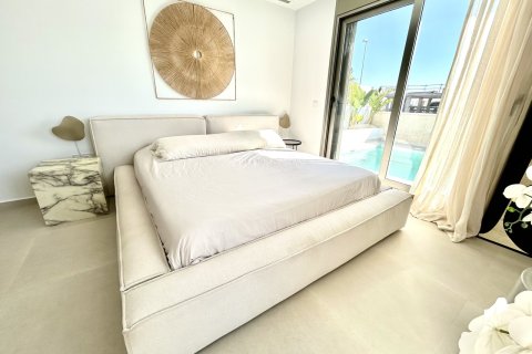 Willa w San Miguel de Salinas, Alicante, Hiszpania 4 sypialnie, 256 mkw. nr 164243 – zdjęcie 11