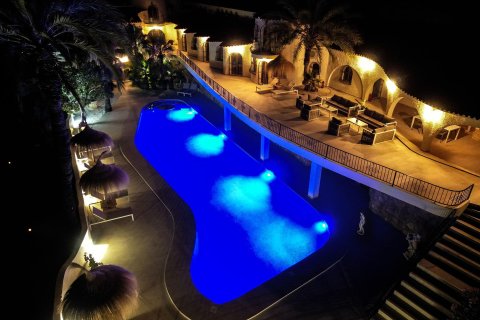 Villa for sale in Altea, Alicante, Spain 11 bedrooms, 1075 sq.m. No. 168276 - photo 10