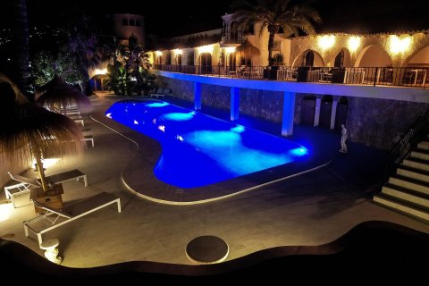 Villa for sale in Altea, Alicante, Spain 11 bedrooms, 1075 sq.m. No. 168276 - photo 11