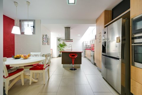 Продажа таухауса в Матаро, Барселона, Испания 5 спален, 245м2 №168280 - фото 18