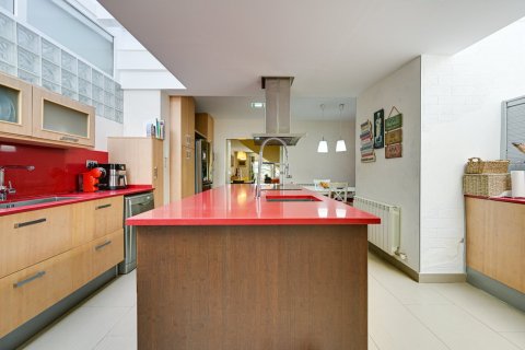 Продажа таухауса в Матаро, Барселона, Испания 5 спален, 245м2 №168280 - фото 16