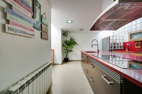 Продажа таухауса в Матаро, Барселона, Испания 5 спален, 245м2 №168280 - фото 23