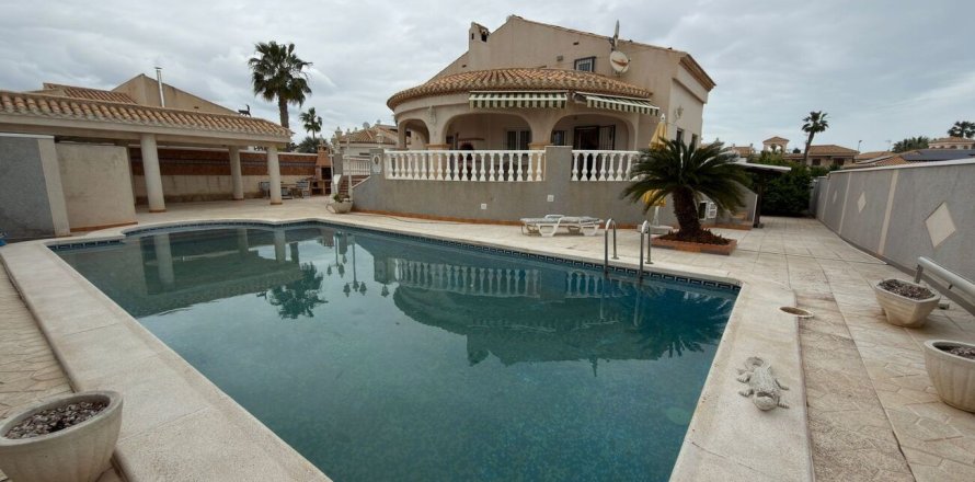 Villa Playa Flamenca II, Alicante, Spānijā 5 istabas, 130 m2 Nr. 188889