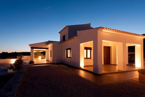 Villa in Moraira, Alicante, Spain 4 bedrooms, 283 sq.m. No. 165612