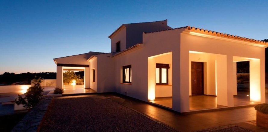 Villa in Moraira, Alicante, Spain 4 bedrooms, 283 sq.m. No. 165612