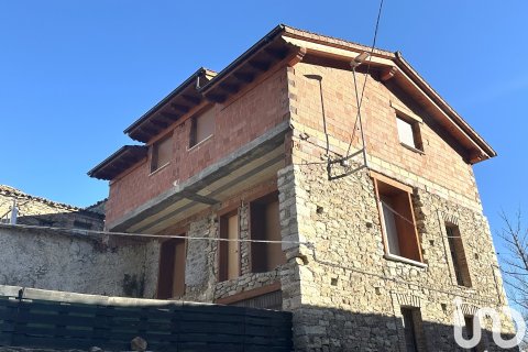 House in Matallana de Torio, Leon, Spain 2 bedrooms, 340 sq.m. No. 186014