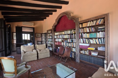 Сasa en venta en Barcelona, España 8 dormitorios, 1230 m2 No. 188213 - foto 30