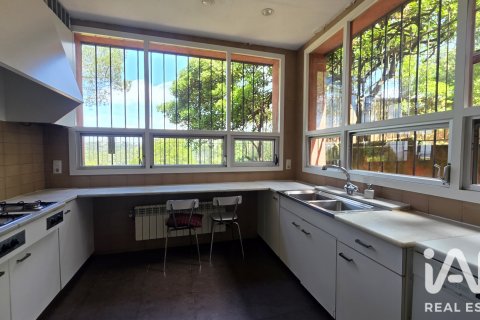 Сasa en venta en Barcelona, España 8 dormitorios, 1230 m2 No. 188213 - foto 24