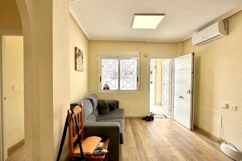 Bungalow en venta en Torrevieja, Alicante, España 2 dormitorios, 86 m2 No. 147044 - foto 7