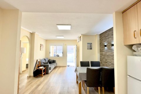 Bungalow en venta en Torrevieja, Alicante, España 2 dormitorios, 86 m2 No. 147044 - foto 8