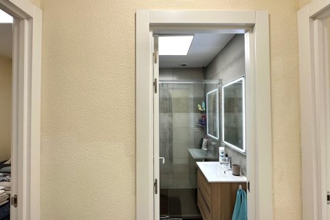 Bungalow en venta en Torrevieja, Alicante, España 2 dormitorios, 86 m2 No. 147044 - foto 15