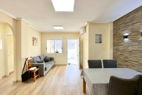 Bungalow en venta en Torrevieja, Alicante, España 2 dormitorios, 86 m2 No. 147044 - foto 6