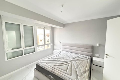 Lägenhet till salu i Torrevieja, Alicante, Spanien 3 sovrum, 120 kvm. Nr. 147048 - foto 11