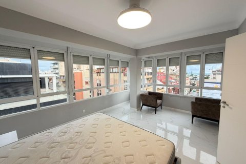 Lägenhet till salu i Torrevieja, Alicante, Spanien 3 sovrum, 120 kvm. Nr. 147048 - foto 5