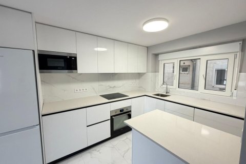 Lägenhet till salu i Torrevieja, Alicante, Spanien 3 sovrum, 120 kvm. Nr. 147048 - foto 2