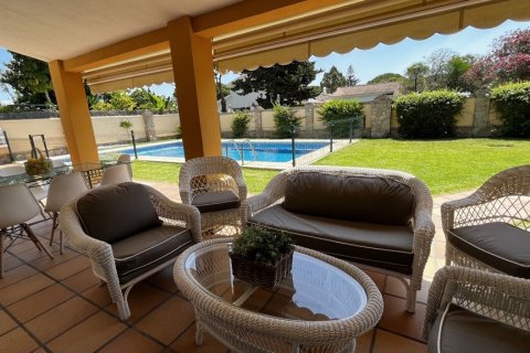 Villa à louer à El Puerto de Santa Maria, Cadiz, Espagne, 6 chambres, 275 m2 No. 195342 - photo 3