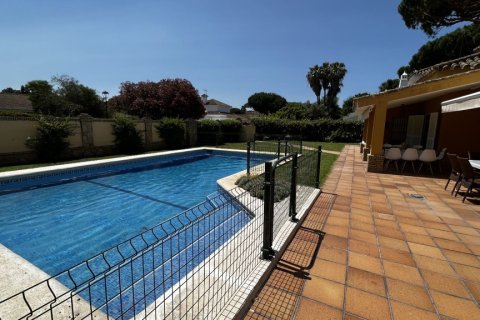 Villa à El Puerto de Santa Maria, Cadiz, Espagne 6 chambres, 275 m2 No. 195342