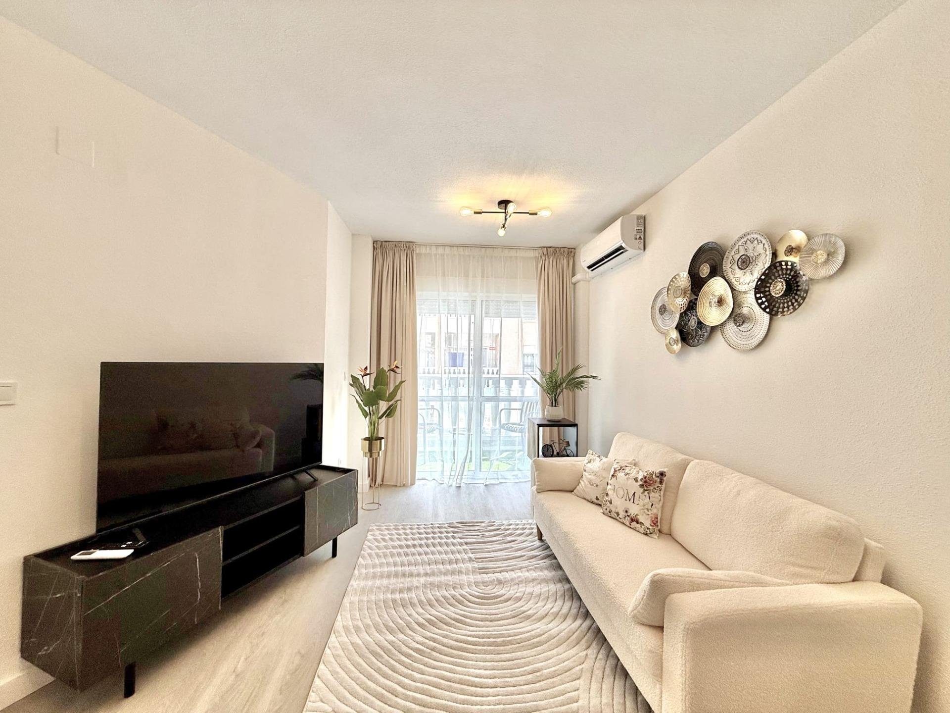 Apartment in Torrevieja, Alicante, Spain 1 bedroom, 50 sq.m. No. 195340