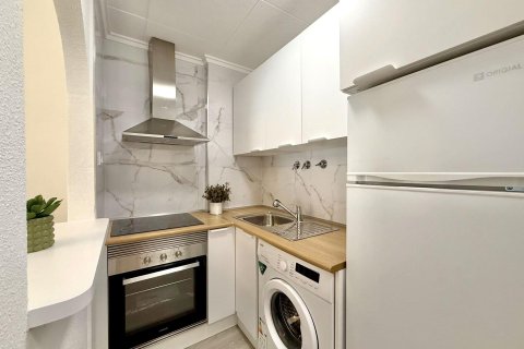 Apartment à vendre à Torrevieja, Alicante, Espagne, 1 chambre, 50 m2 No. 195340 - photo 15