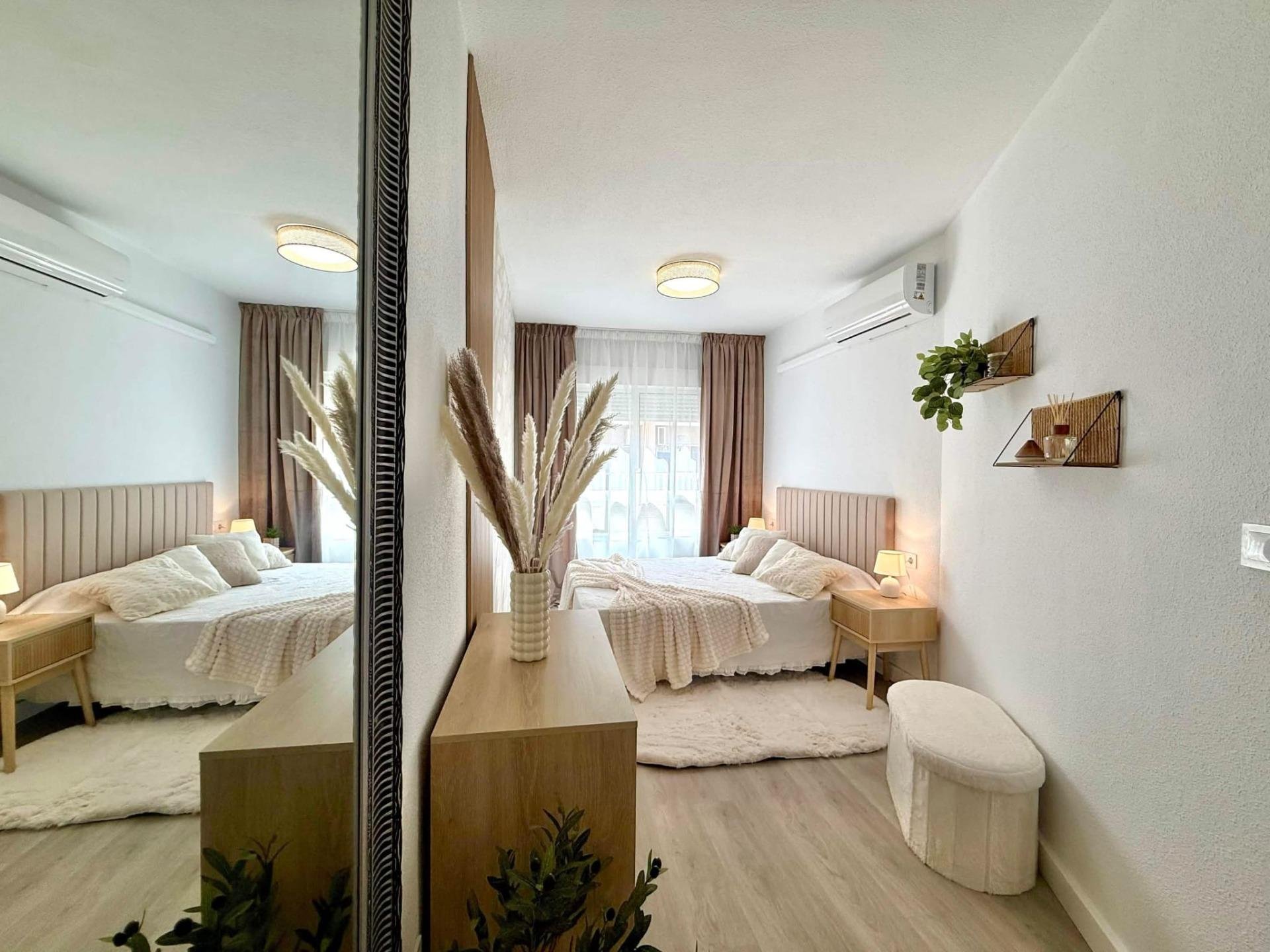 Apartment in Torrevieja, Alicante, Spain 1 bedroom, 50 sq.m. No. 195340