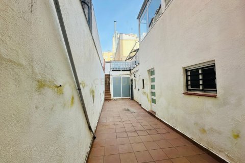 House for sale in Sabadell, Barcelona, Spain 3 bedrooms, 116 sq.m. No. 168076 - photo 4