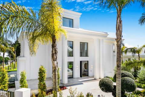 Villa for sale Marbella, Malaga, Spain 6 bedrooms, 647 sq.m. No. 109733 - photo 1