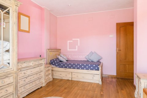 Huvila myytävänä Sant Just Desvern, Barcelona, Espanja, 6 makuuhuonetta, 520 m2 No. 192683 - kuva 24