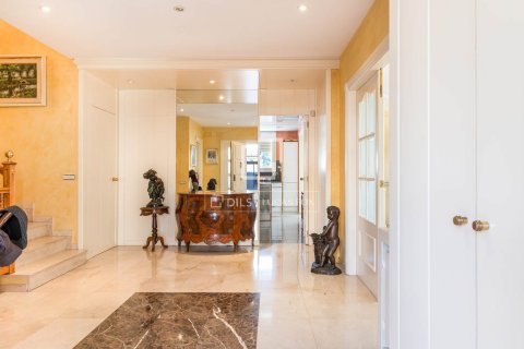 Huvila myytävänä Sant Just Desvern, Barcelona, Espanja, 6 makuuhuonetta, 520 m2 No. 192683 - kuva 4